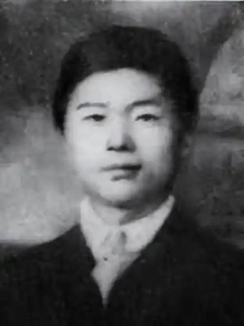 他是中共早期工人运动领袖，29岁被秘密杀害，妹夫曾任政治局常委。
这位被历史铭记