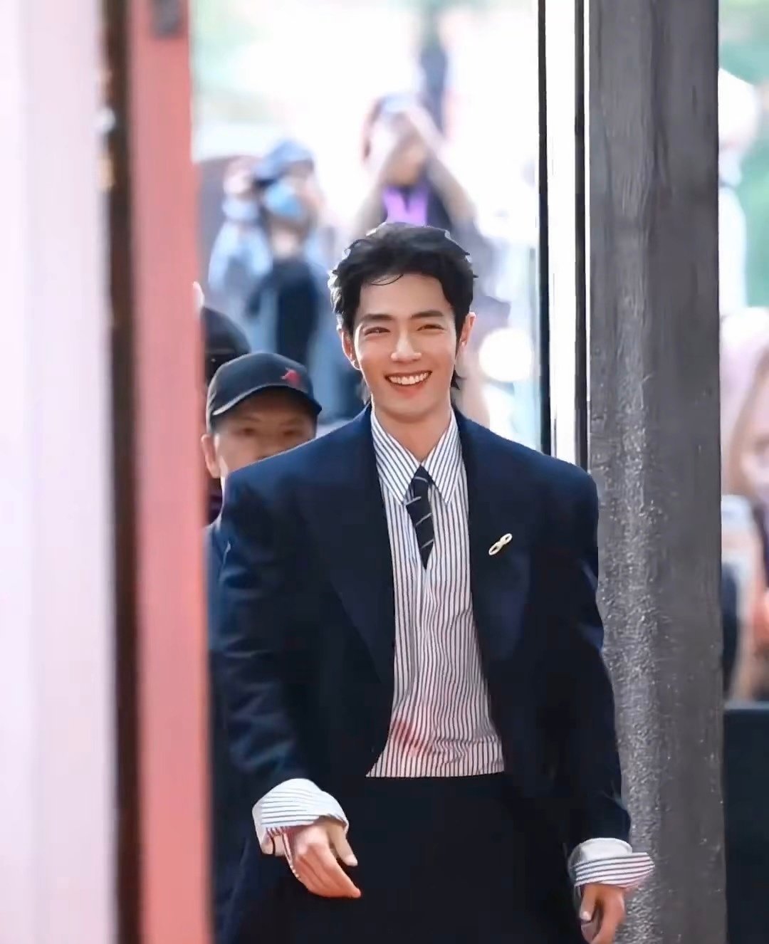 苏战肖战 藏在内心的一个词形容此时的心情:见色起意😍😍😍 