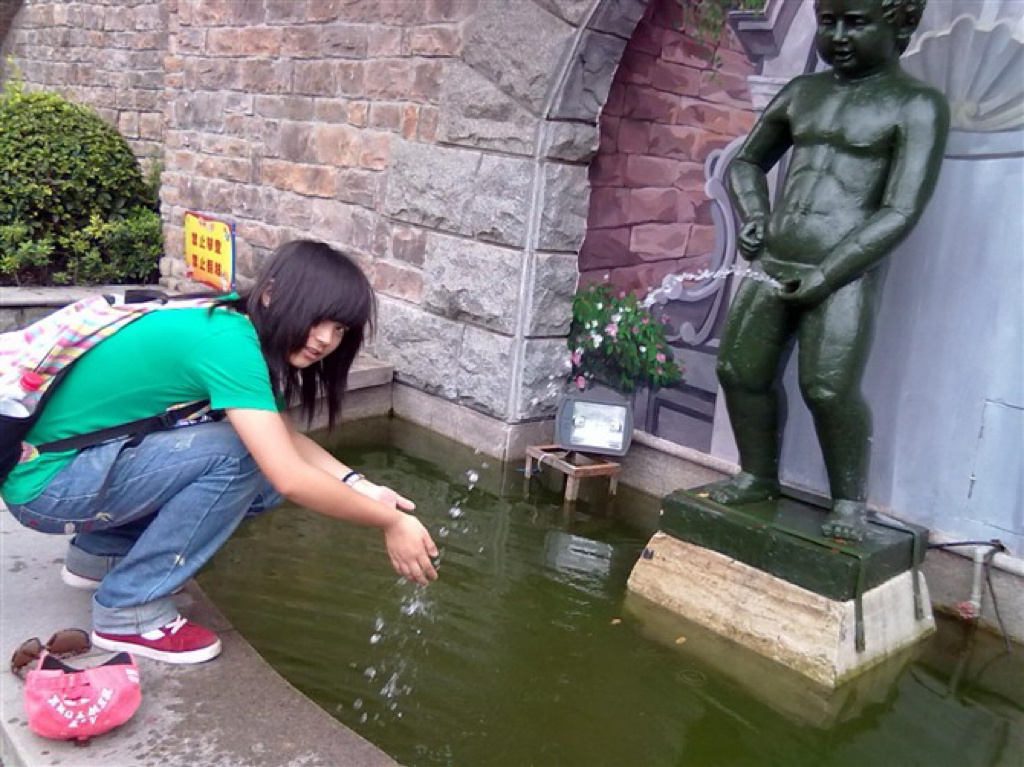 找旧图 突然想到了qq空间…..于是打开 看到了2010年的自己 被这个穿搭和发