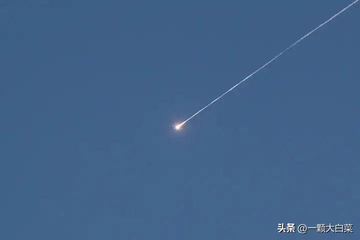 伊朗报复开始！导弹“未受任何干扰”击中特拉维夫百余个目标…伊朗军队总司令：将“果