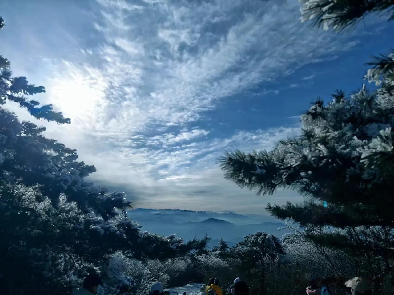早上好！我们都知道无限风光在险峰，当我们想要看到山顶的美景，必然要爬到山顶才能看