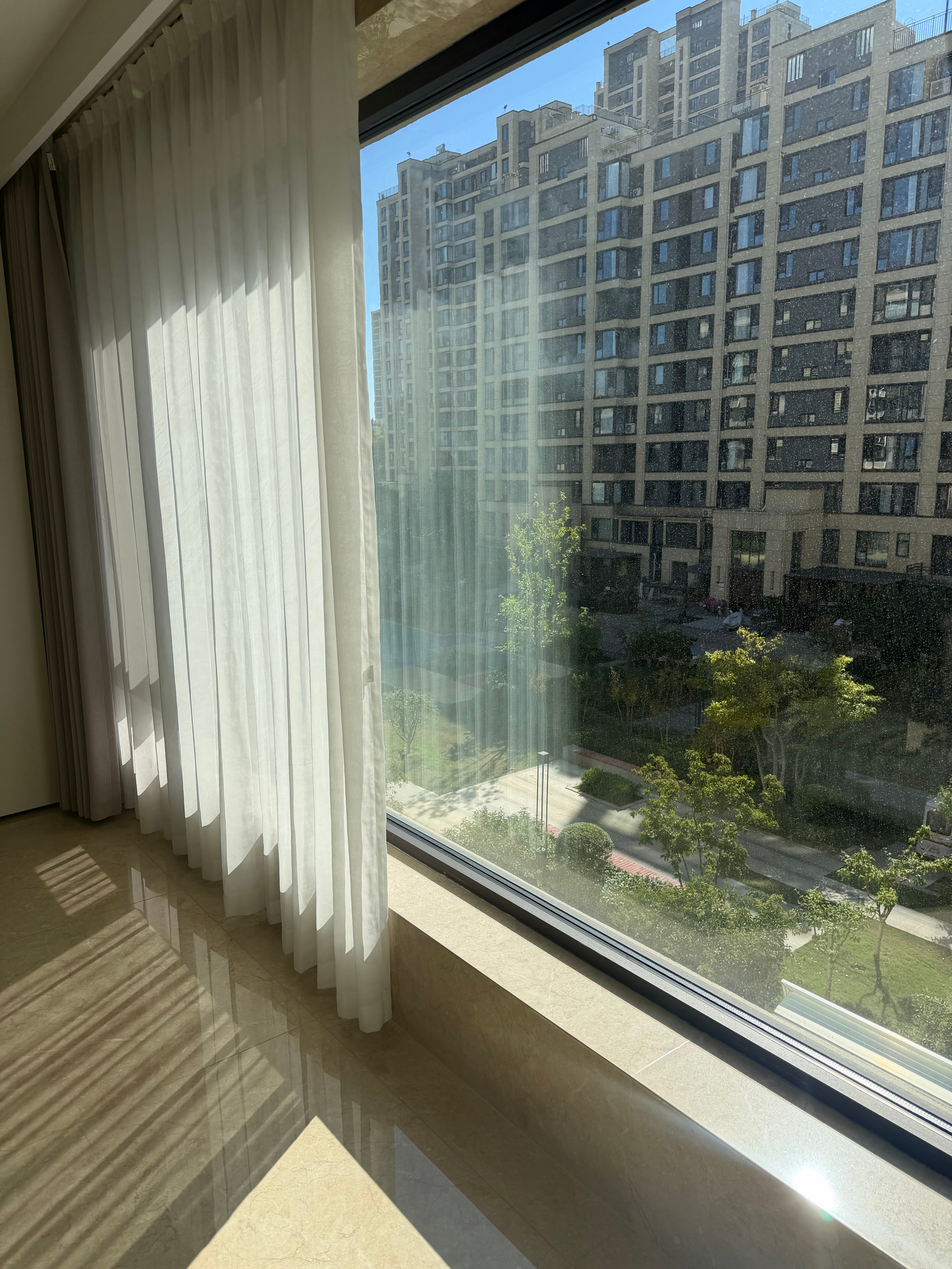 降温了 我来晒晒太阳☀️再来晒个被子 ​​​