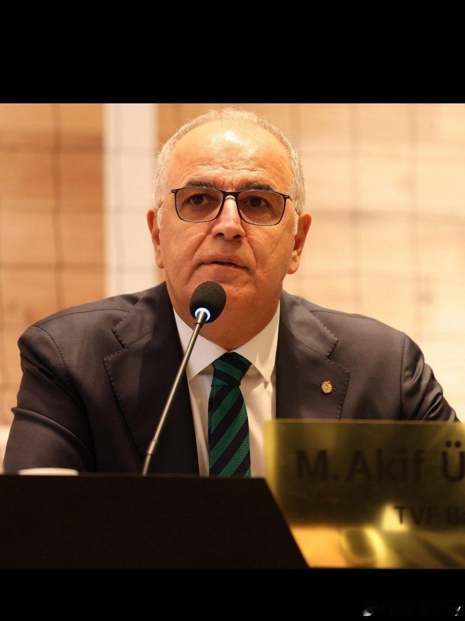 土耳其排球联合会主席阿基夫谈土耳其排球水平：土耳其将首次在女排欧冠¼决赛阶段同时