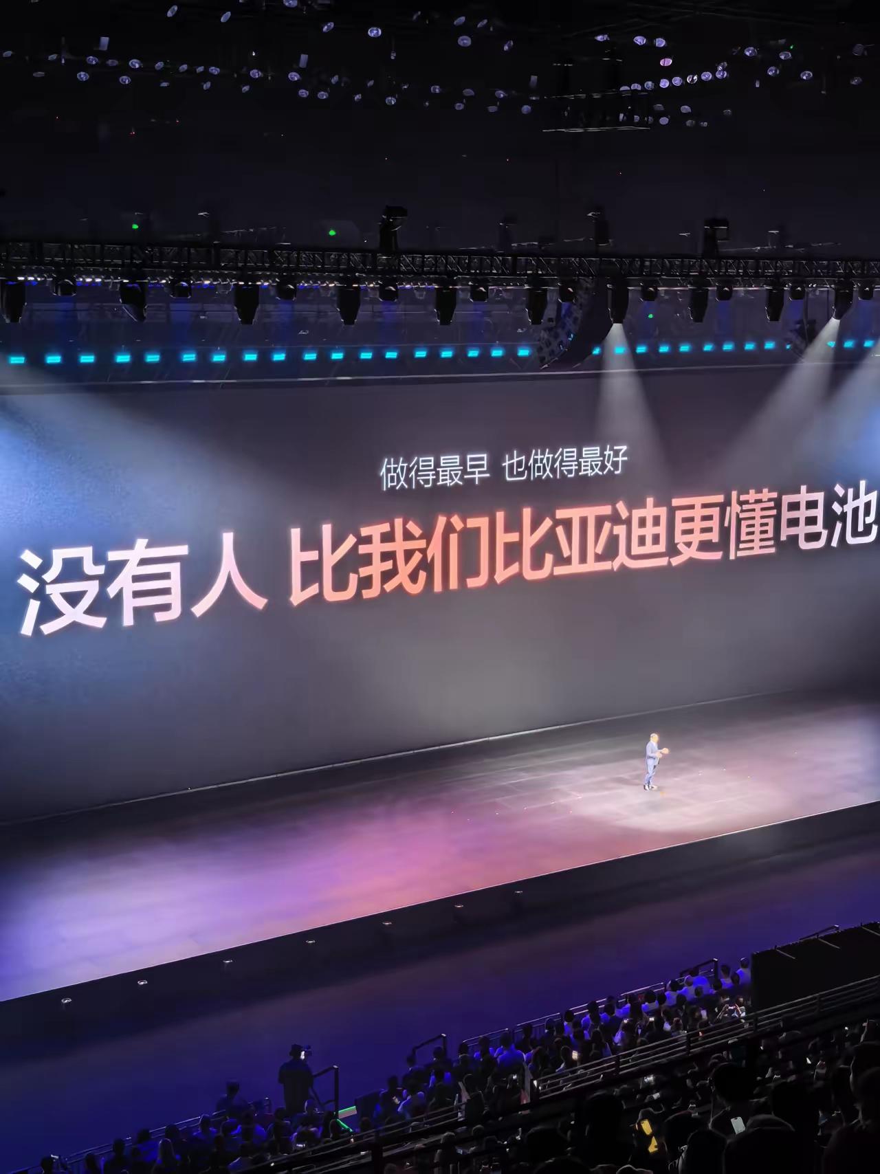 这就是赤裸裸的现实啊，一箱油在哪个国家是最贵:
英国：    约630元
​日本