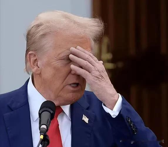 特朗普200天“战绩”曝光！支持率跌破40%，美国民众直呼：这操作太离谱！
 