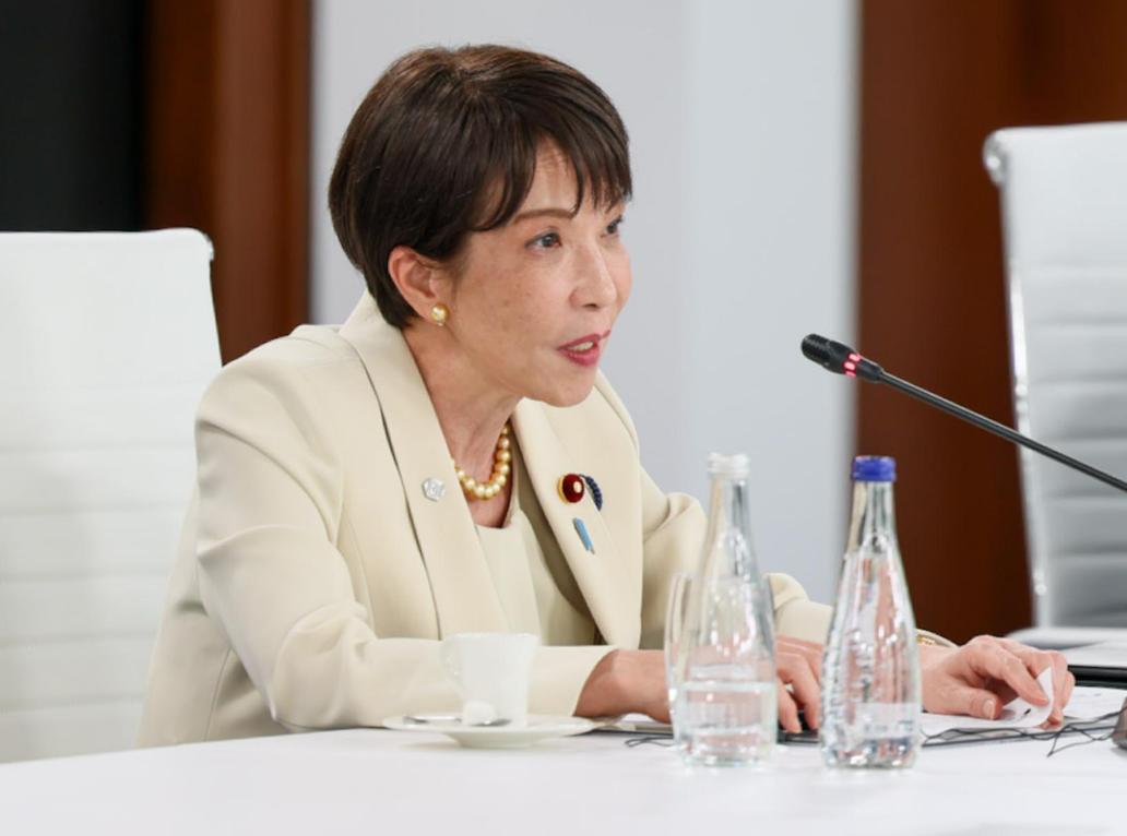 中方两轮外交行动，打在了日本最难受的地方。
近期中国接连两轮周边外交行动，精准戳