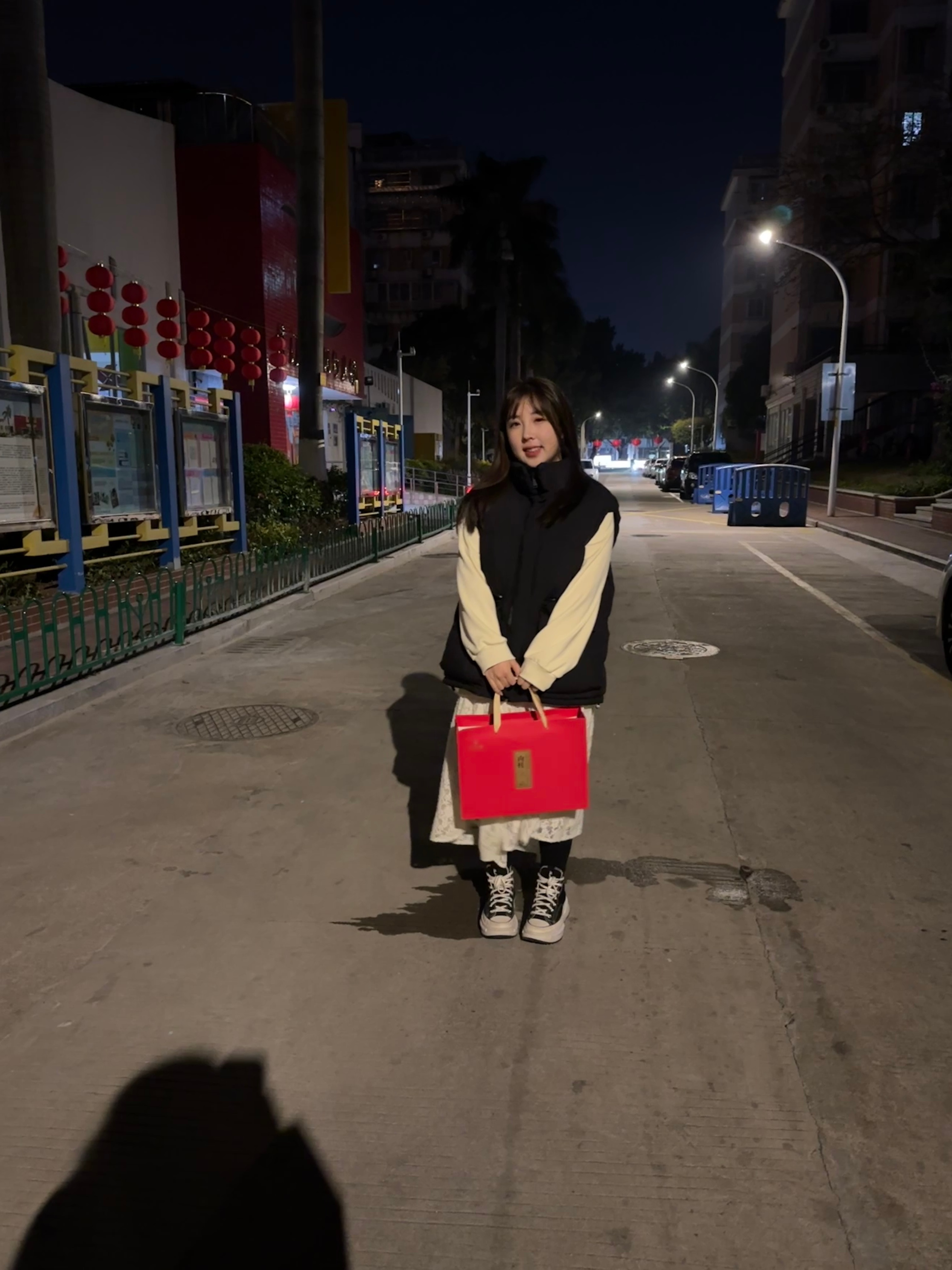 哈哈哈哈哈哈哈让我妈给我记录一下今年拜年第一张拍完马上重新指导颇有成效[作揖] 