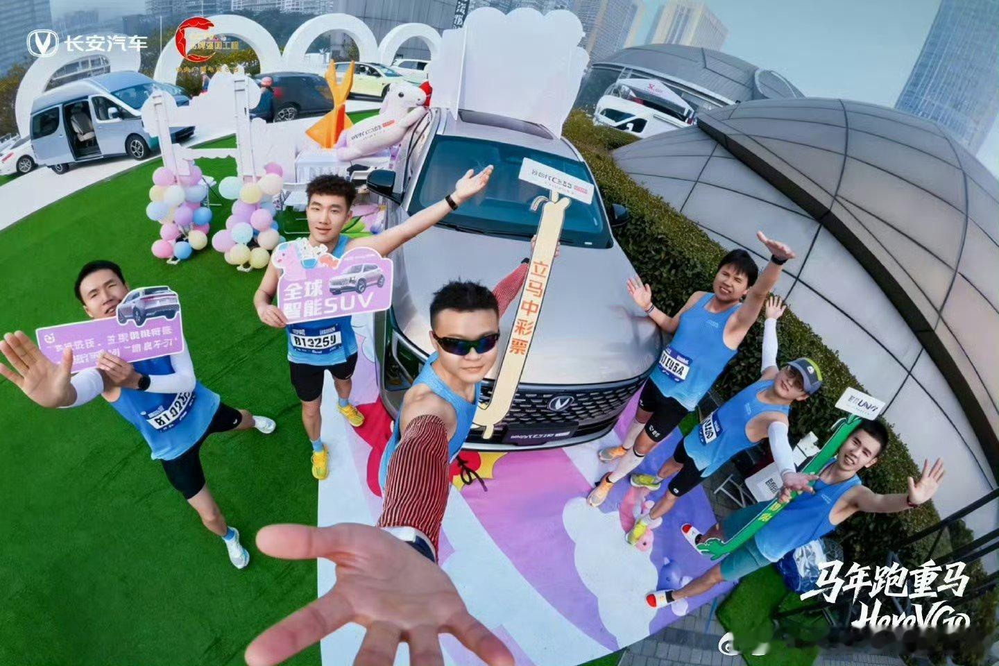 比PB更珍贵的，是跑步时，你每一次坚持的呼吸，都有UNI-V的声浪为你压轴；是跑