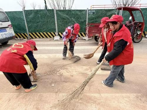 [灵台]灵台县新开中心小学开展“小手拉大手”志愿服务活动