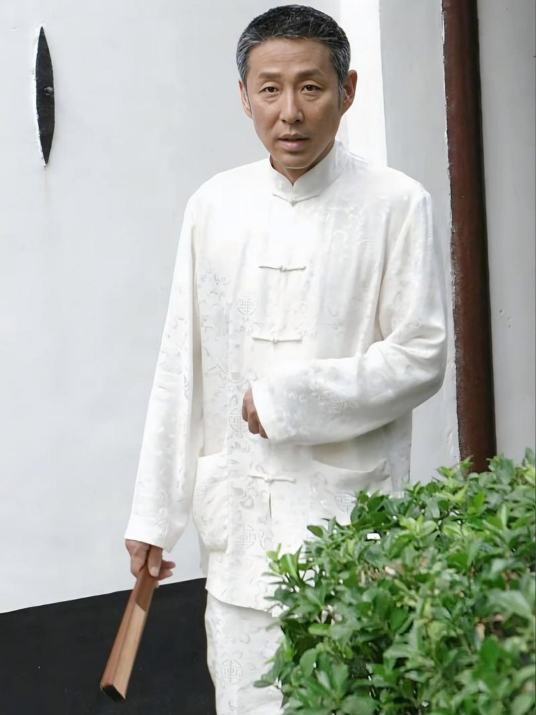 王家卫受害者 横跨中日韩 助理编剧古二（化名）因《繁花》署名权纠纷及患渐冻症维权