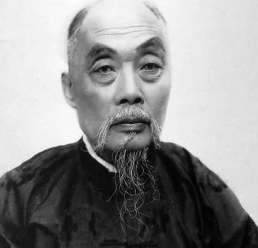 为了延续张家香火，张謇在原配妻子的安排下，纳了一房小妾，可小妾迟迟不怀孕，妻子着