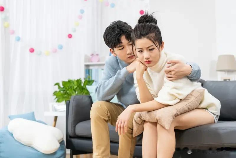 离婚后还被前夫搅扰处对象，真的是倒了八辈子霉的糟心体验。
之前朋友就碰到过，前夫