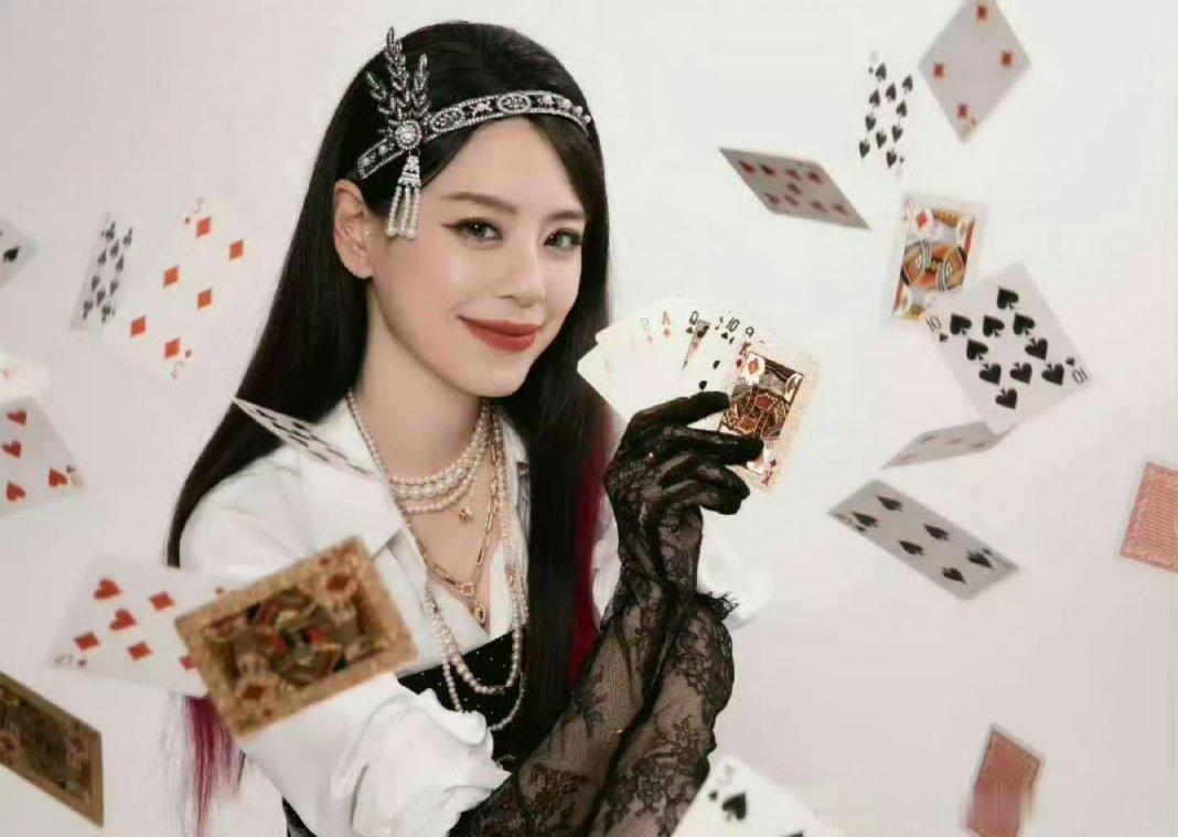 谢娜说江语晨是进步女一江语晨直面自身短板加倍练习，从青涩新人稳步蜕变，清甜嗓音搭