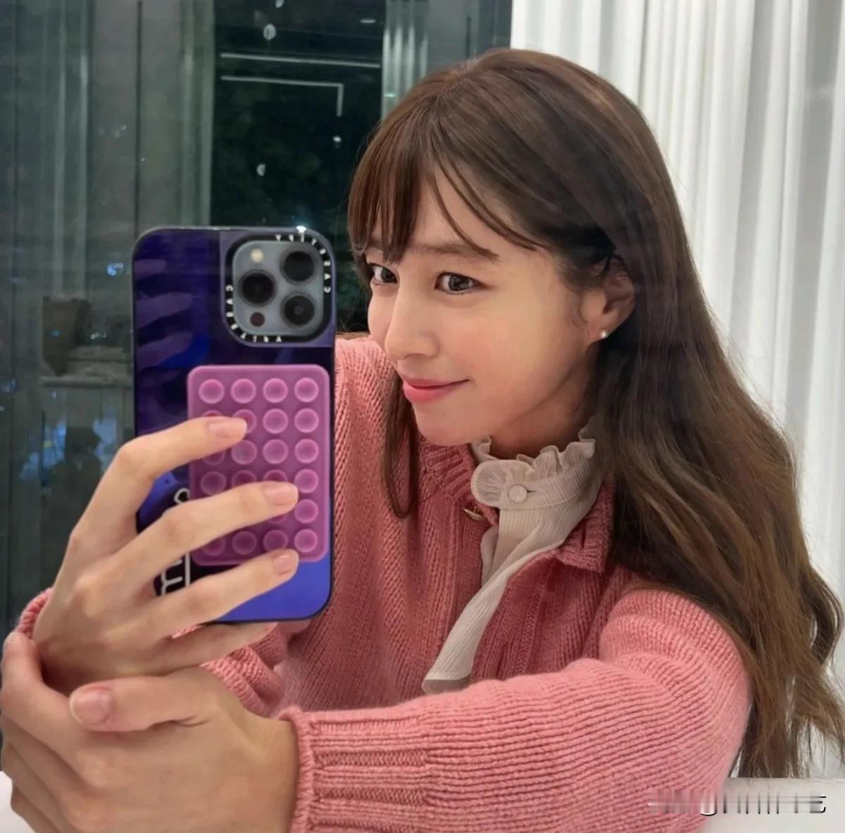 23日，演员李秉宪的妻子李敏贞在自己的Instagram上写道