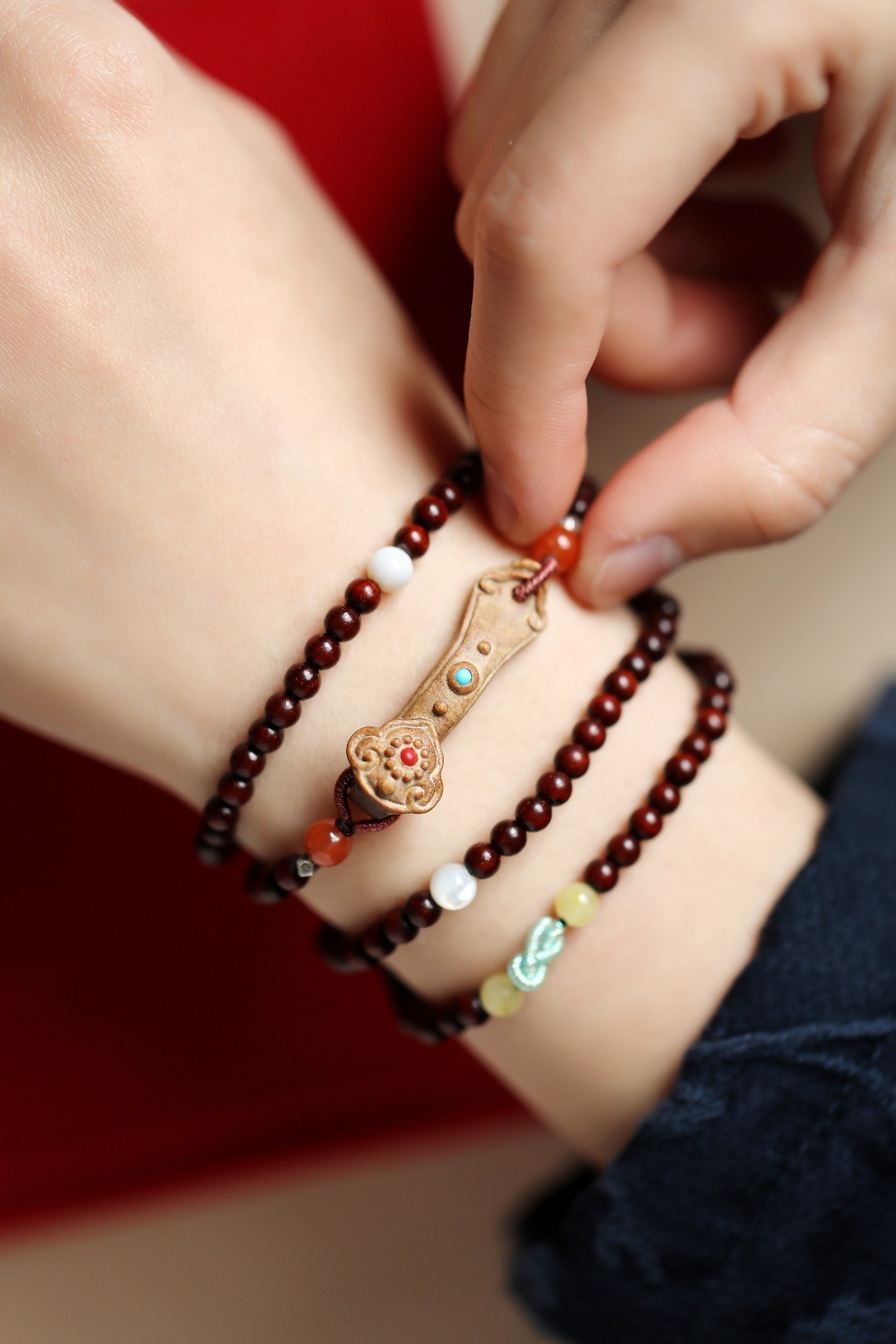 小叶紫檀原创【盈秀】4mm152颗心灵的深处，有一抹醉人的颜色，她优雅、从容、静