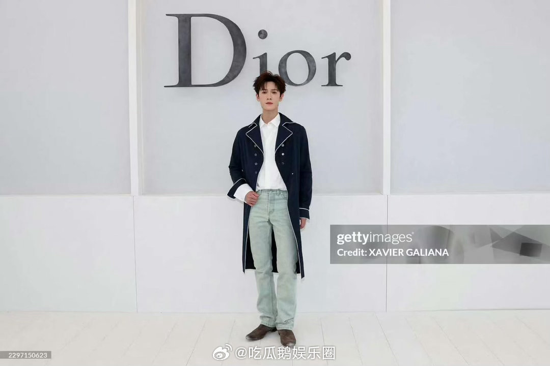 李昀锐给外网一点东方骨相的震撼李昀锐生图完全不吃压力 流畅优越的东方骨相太绝，生