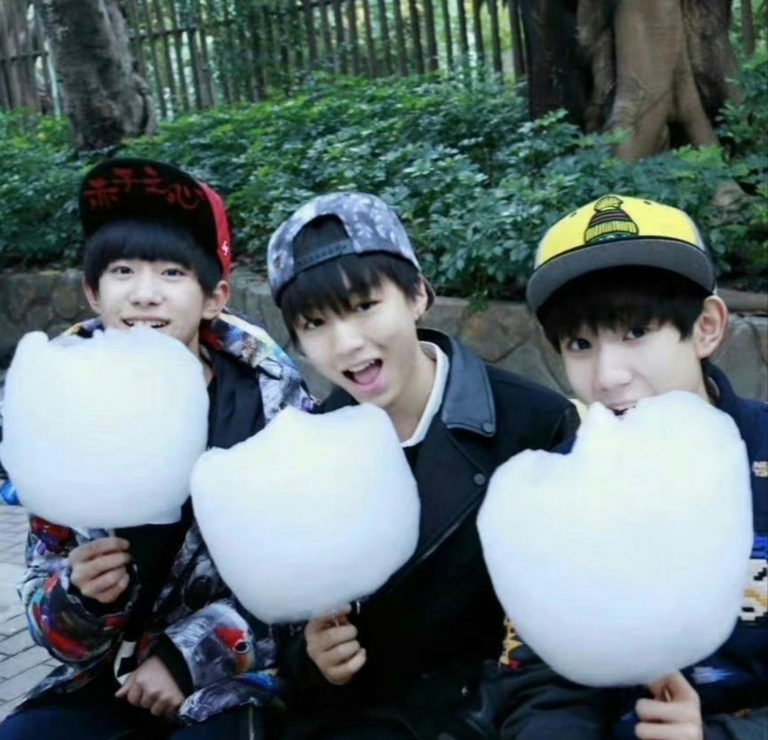TFBOYS十三周年快乐。从青涩的少年到如今各自闪耀，你们的故事写满了青春与坚持