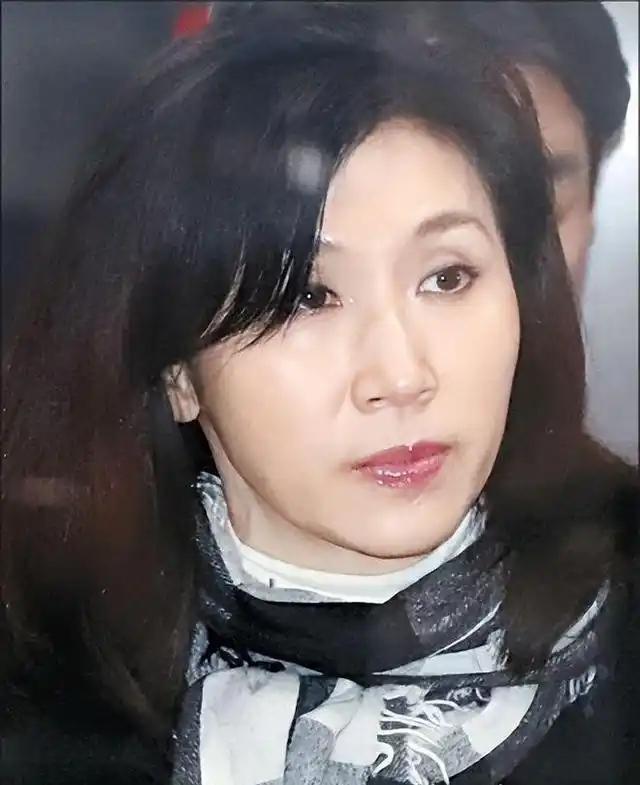 一段非常现实的话：“专挑别人老婆下手的男人，就是情感世界里最不要脸的那一类。不是