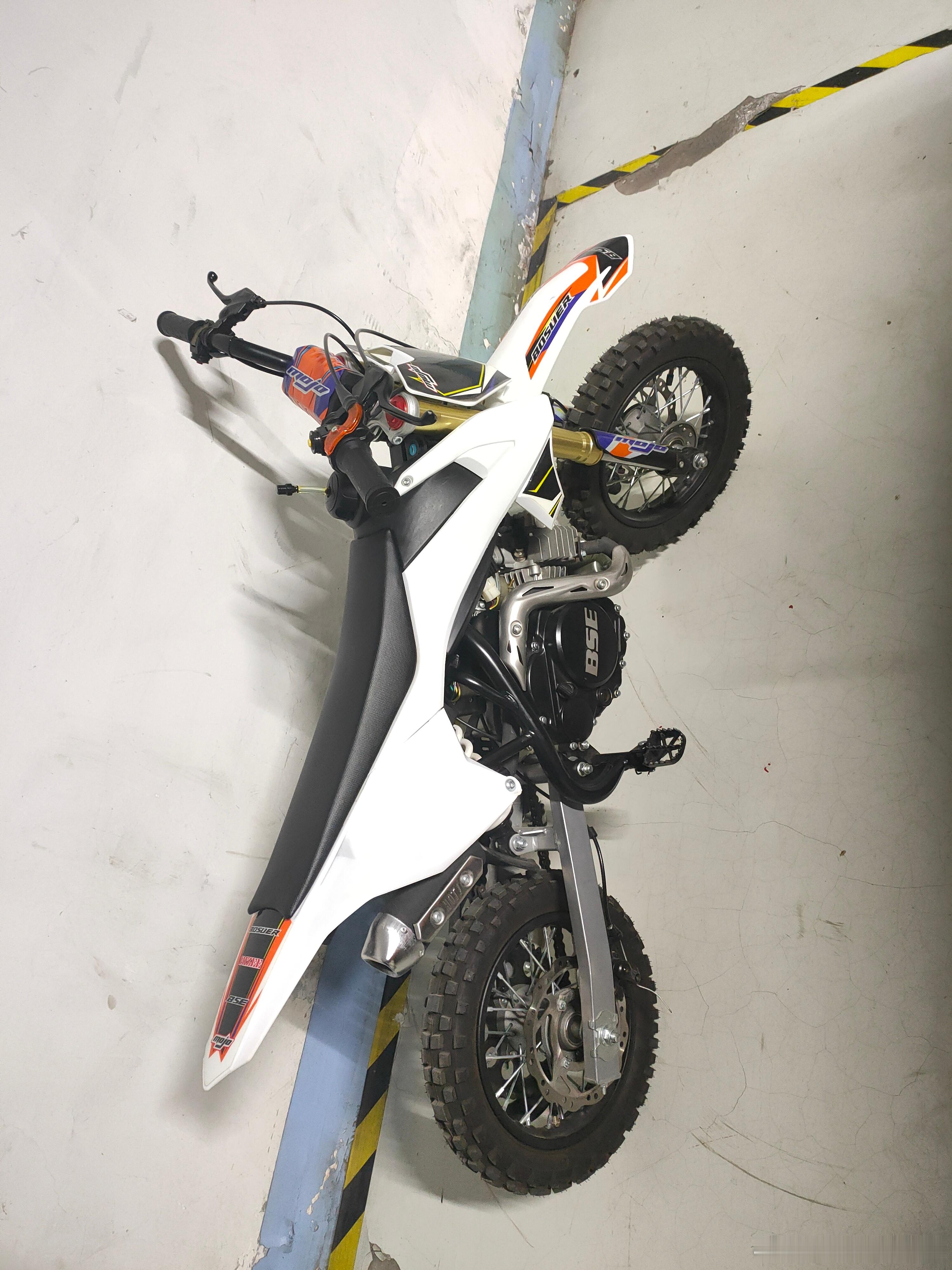 越野小电驴。。。越野小油驴。。。