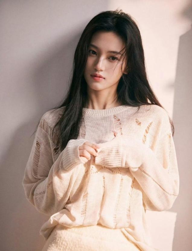 爱奇艺的新太女！
丞磊沈羽洁《许你星河千里》开机！爱奇艺和恒星引力的剧，悬疑爱情