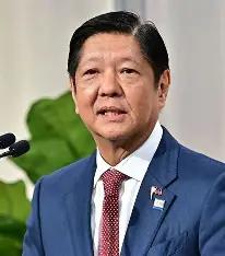 菲律宾伤亡惨烈，菲海岸警卫队对着惨剧束手无策，中国这一次不再无条件出手相救。

