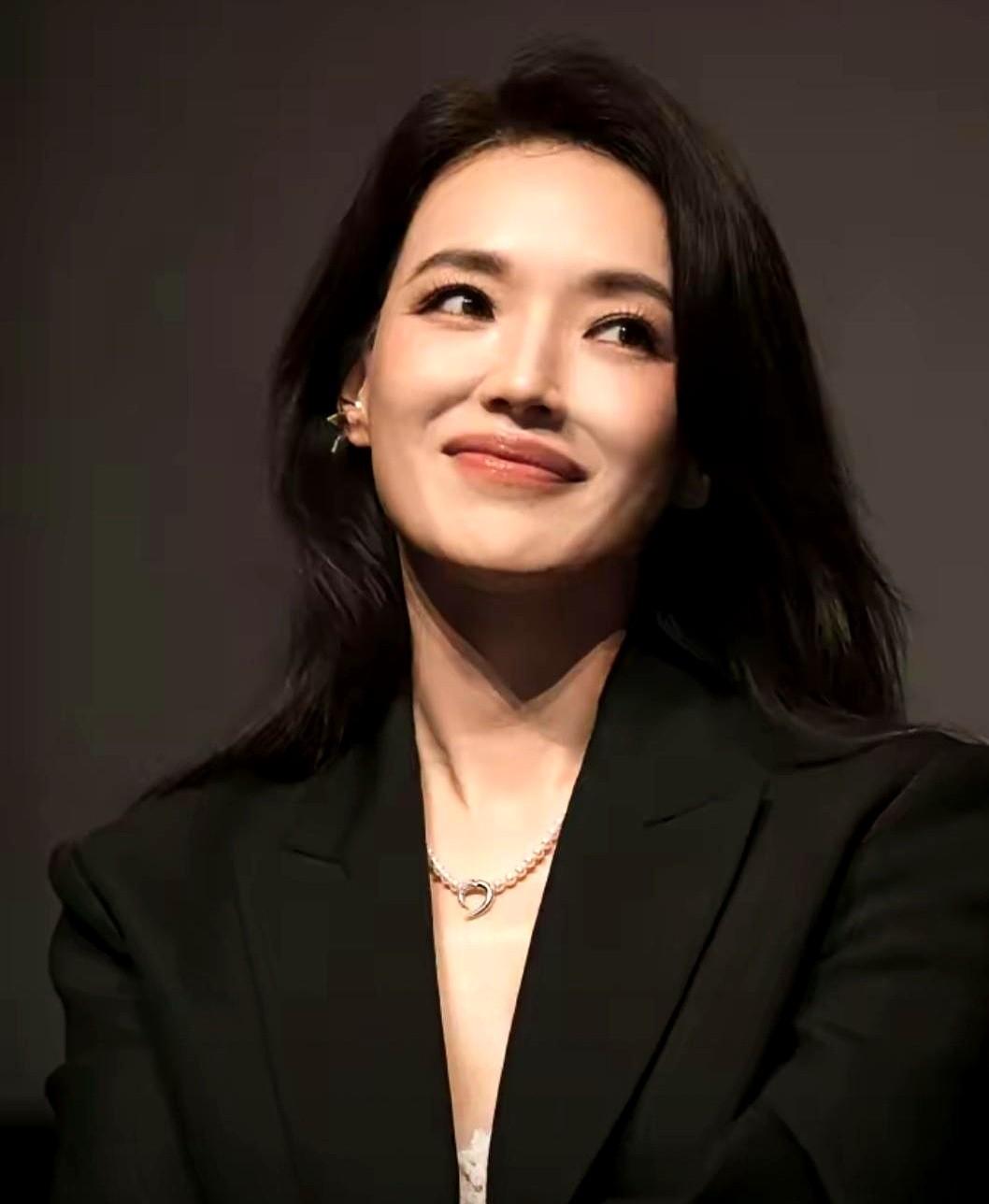 当导演真的很爽吗？舒淇用一部《女孩》告诉你，别做梦了。
毛不易一脸天真地问：“当