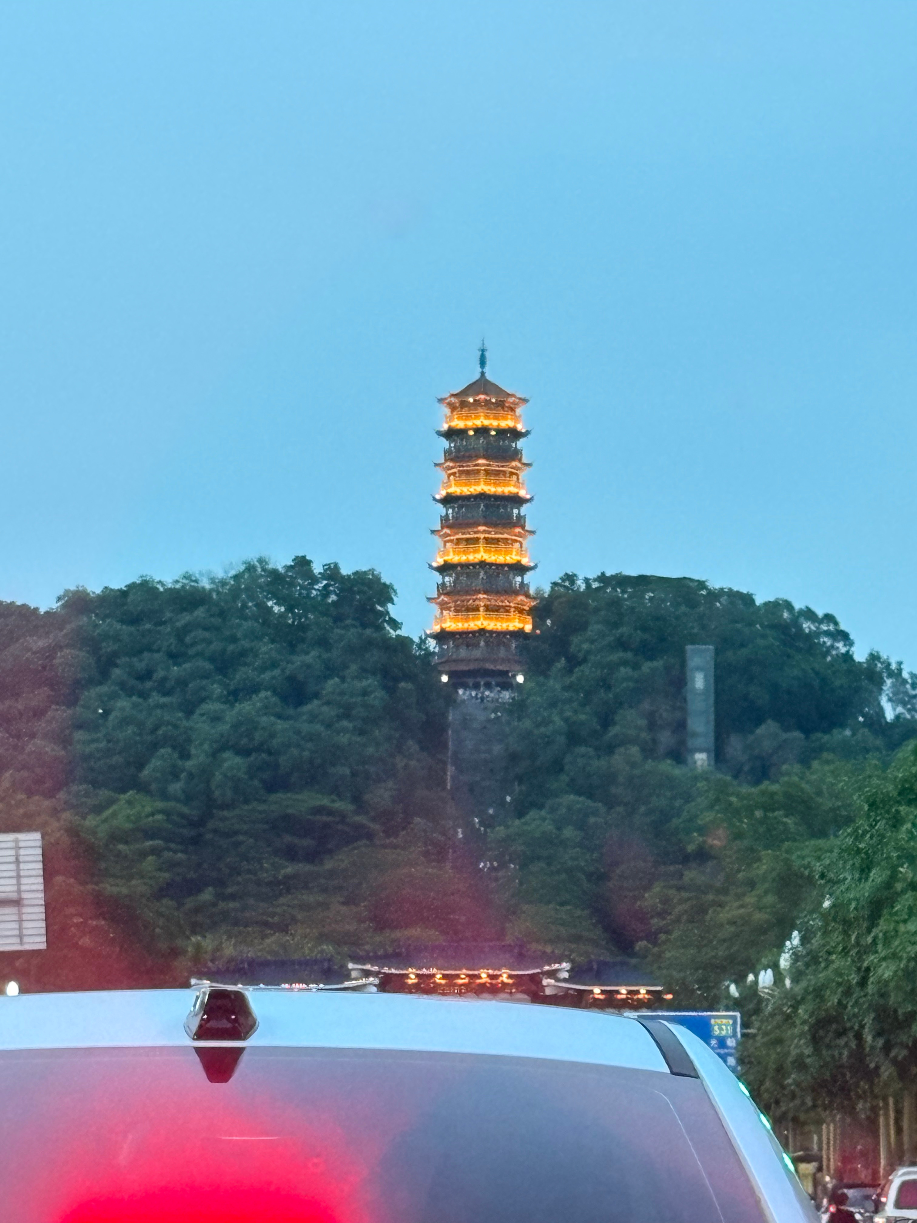最大mcn称网红颜值不是第一位颜值始终是硬通货背后人品作为观众不会知道的毕竟他们