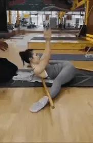 腿掰成这样不难受吗，练到这折麻花的姿势，会不会骨折[捂脸]