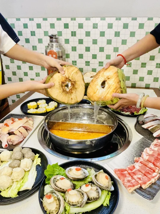 在海口！这家的糟粕醋配海鲜真是让爱惨了！ 海岛糟粕醋·椰子鸡这家藏在滨...