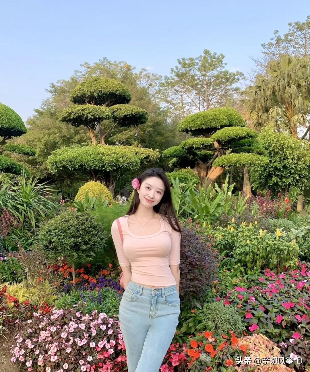 在花海中漫步，感受大自然的美好与宁静。🌸🌿🌼