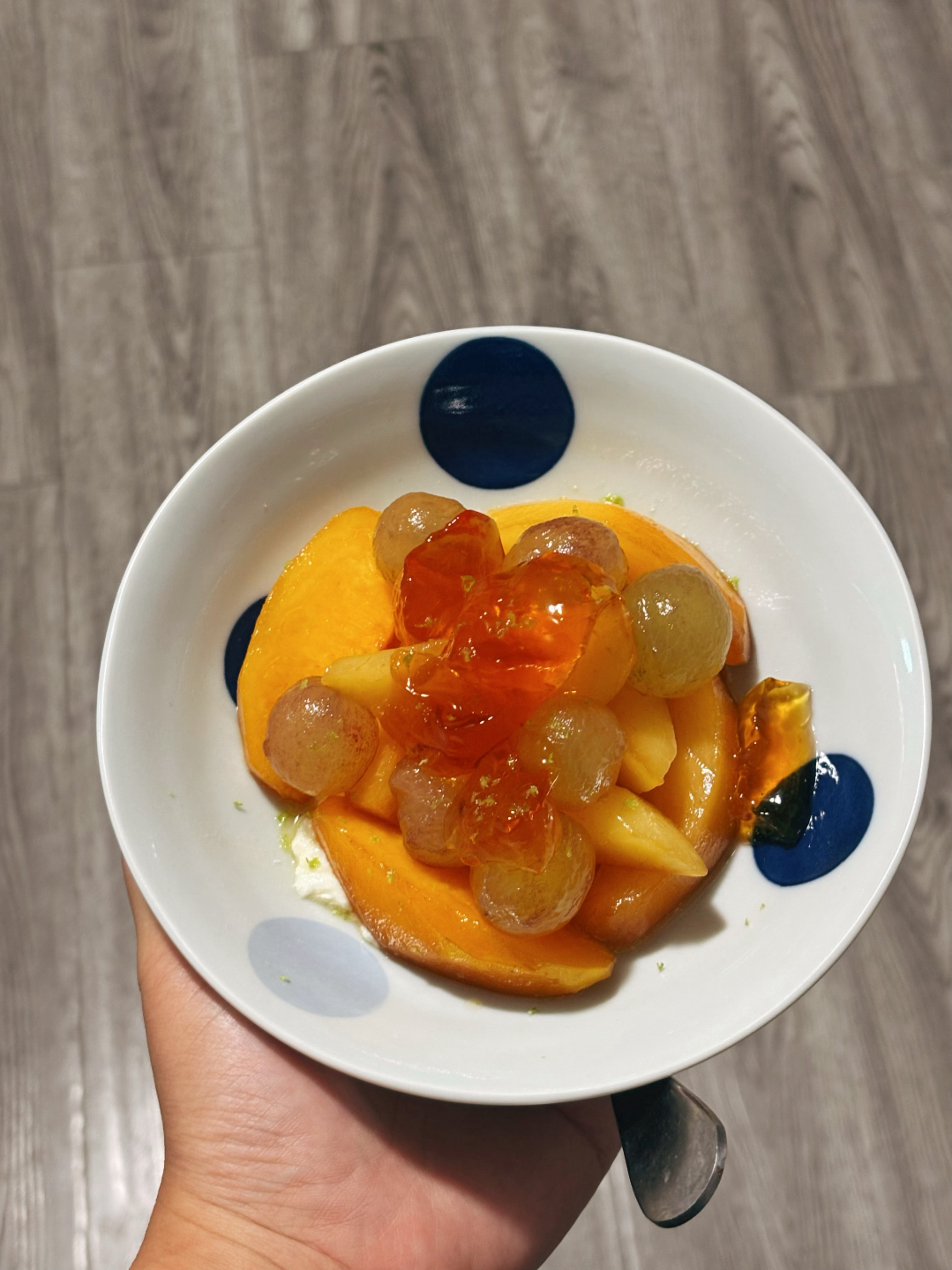 美食博主的痛苦是因为多数在外面吃到…还不如自己几道菜更合胃口…所以才选择回家自己