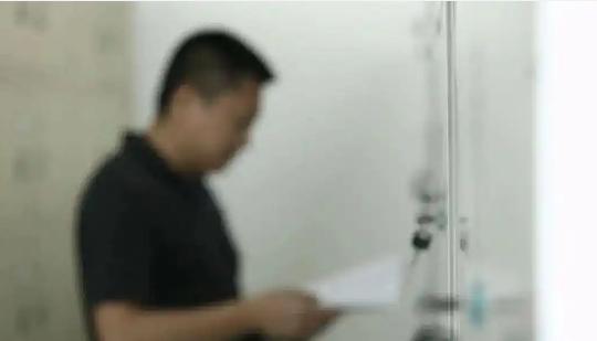 公职人员境外培训被色诱泄密！公职人员李某，因工作需要赴境外参加短期培训，本以为是