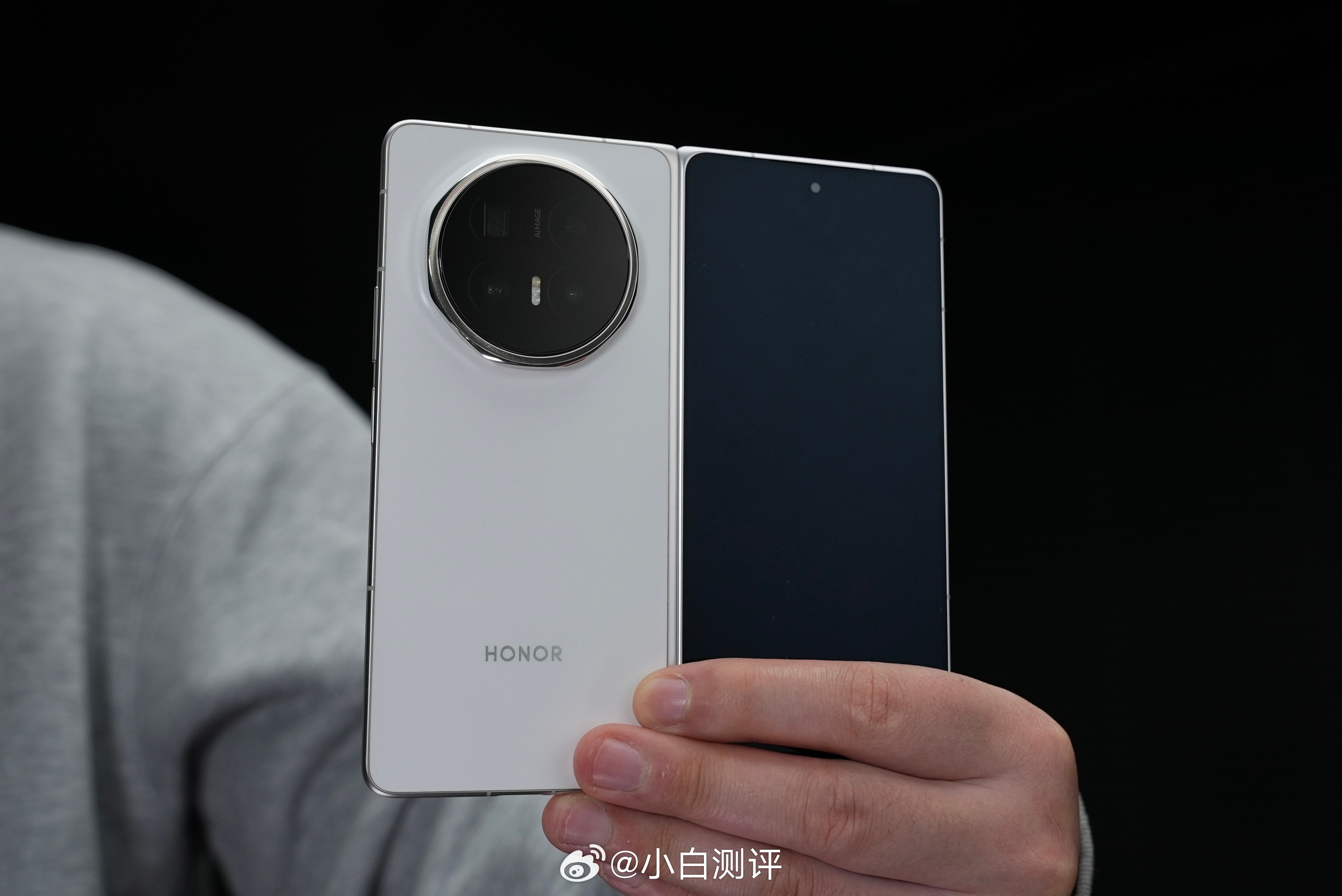 荣耀今晚发布会老规矩，来猜荣耀Magic V6起售价（需带上存储版本），🧧评论