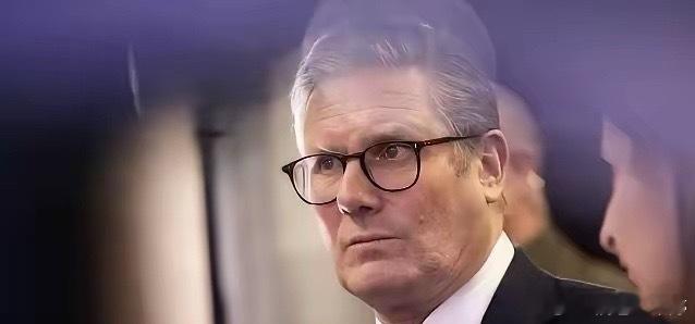 英强硬表态支持格陵兰自决 美霸权图谋遇挫英国首相斯塔默明确表示，格陵兰岛的未来“