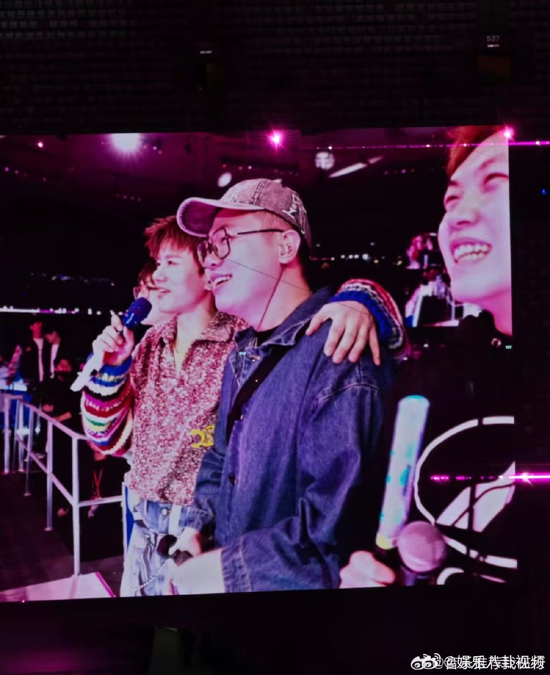 喜人在张杰鸟巢演唱会团建之前就隔空鼓励，这次直接线下团聚，喜人在张杰演唱会团建，