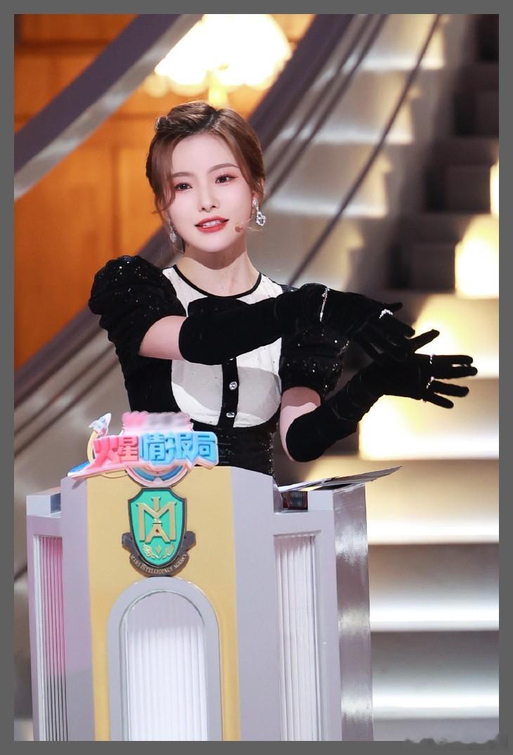 #陈卓璇林超泽奇葩拉丁#[送花花]到底是谁还没有看到陈卓璇跳拉丁舞！陈姐到底还有