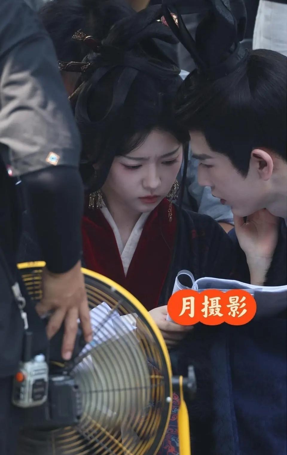 感觉何蓝逗比卢昱晓更有女主范 ​​​