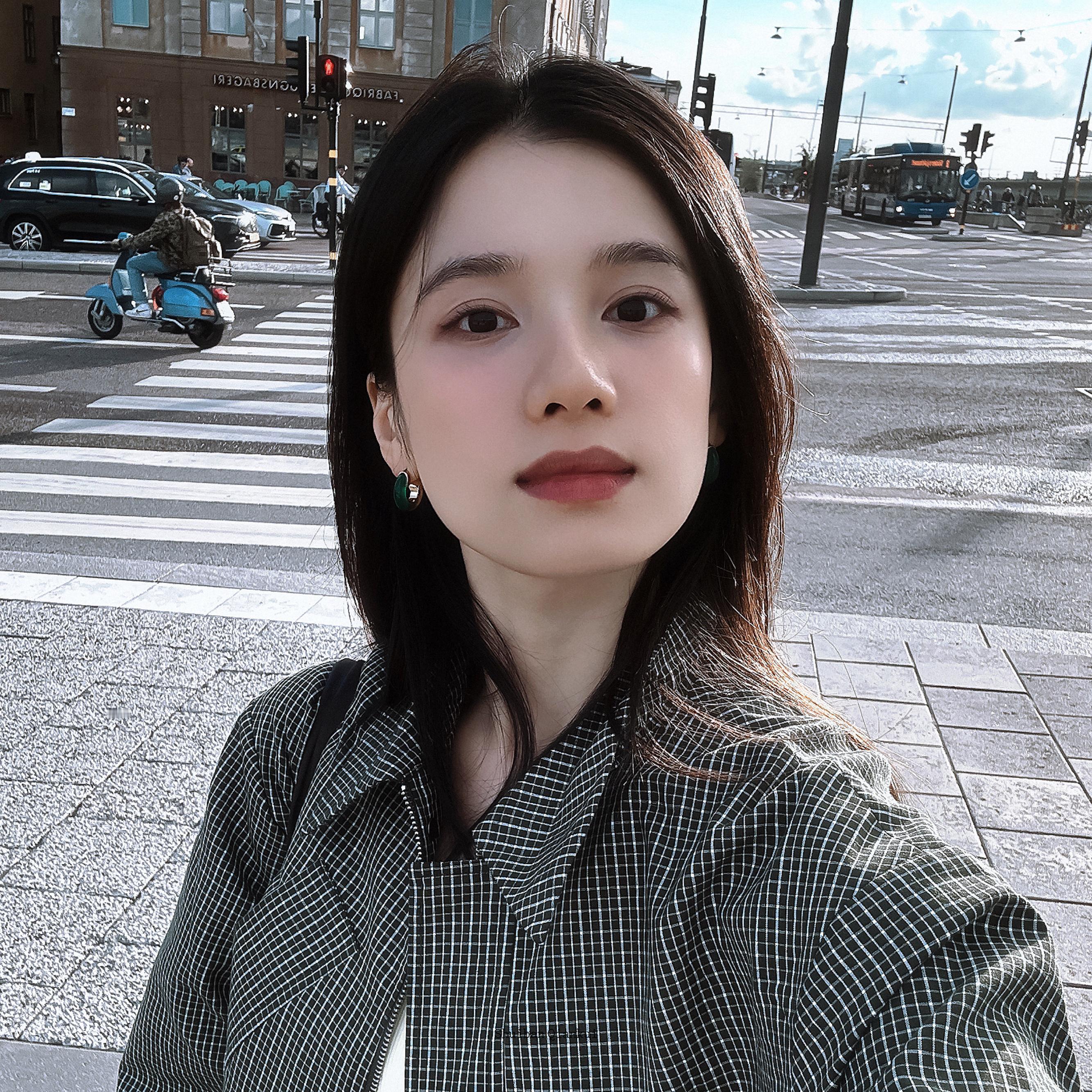 𝚉𝚑𝚊𝚗𝚐𝙹𝚒𝚗𝚐𝚈𝚒 张婧仪 📩 ​​​
