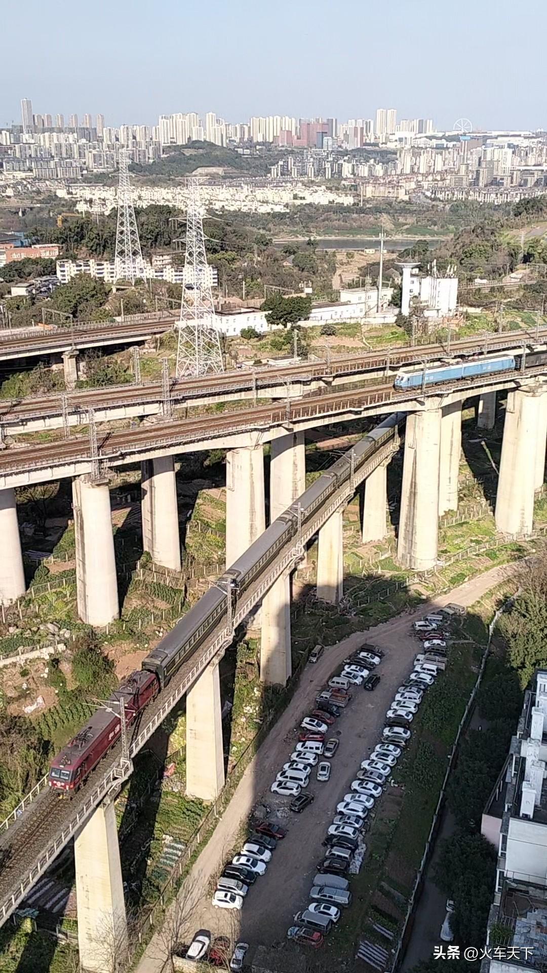 多条铁路汇集的地方最有看头的景象就是两条线甚至多条线同时有车经过，这一片地方既有