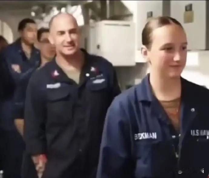 美国士兵是真能扛啊，
福特航母上6500多名官兵仅仅依靠60多个厕所解决问题，每