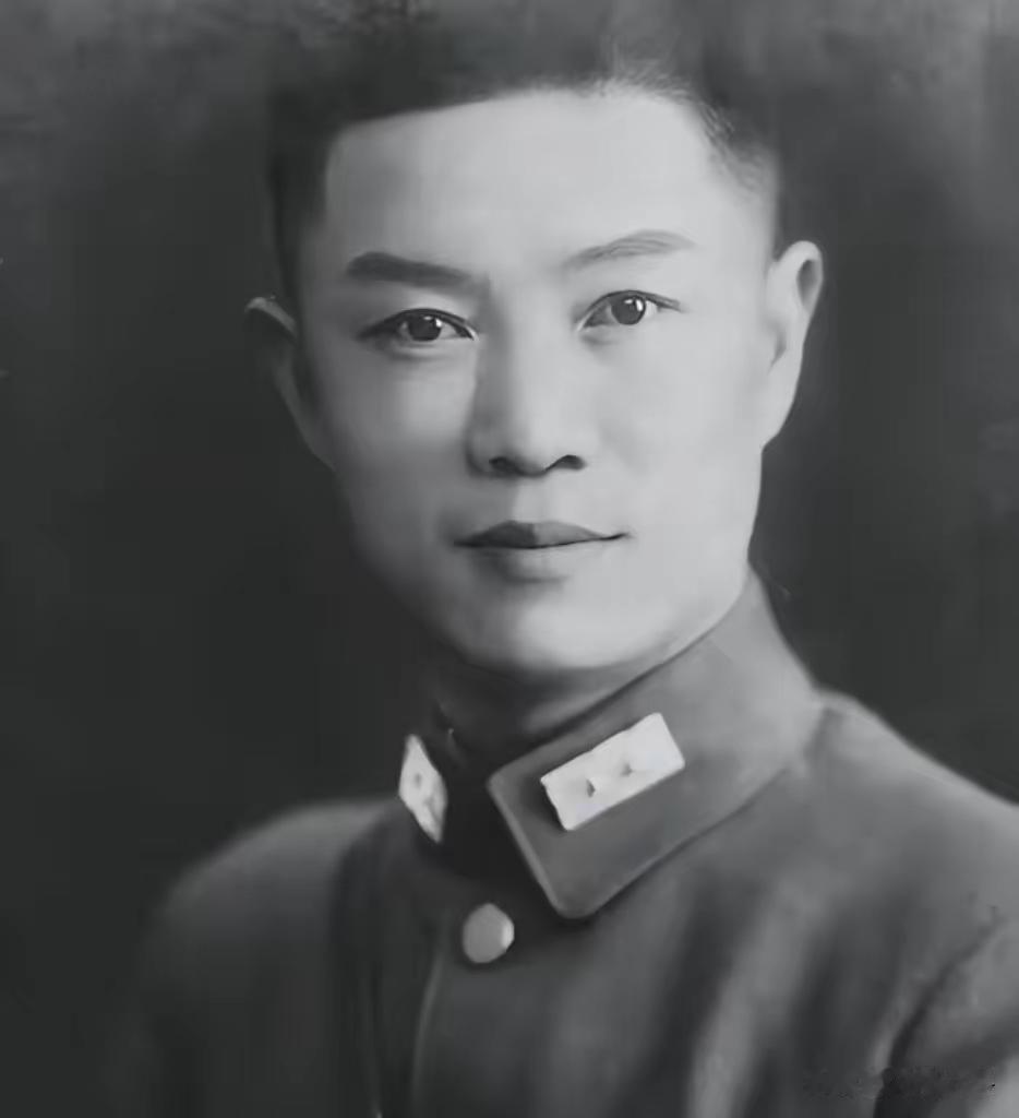 抗日中将通电起义保遵义，亲弟为活命诬告，落得悲情结局
 
谁能想到，主动率部起义