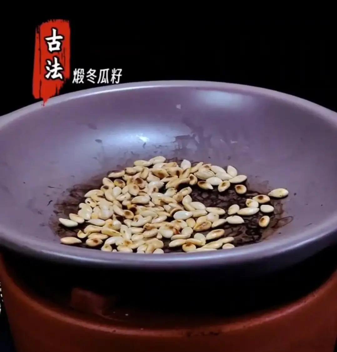 冬瓜籽：化痰高手，专消胶结老痰核心立论：痰浊久伏肺与咽喉，胶黏难咯，多是痰热郁于