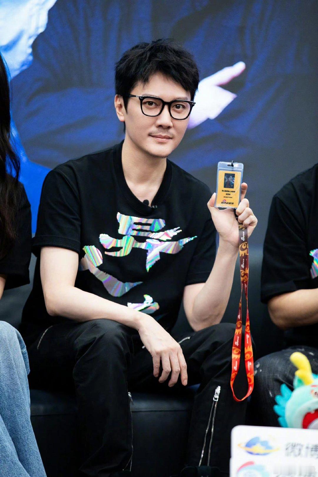 #冯绍峰演了异人注入e魂# 冯绍峰在《异人之下》中像是换了个人，难道是乌尔善训练