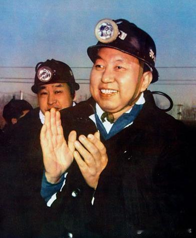 1978年元旦，华国锋到唐山看望英雄人民