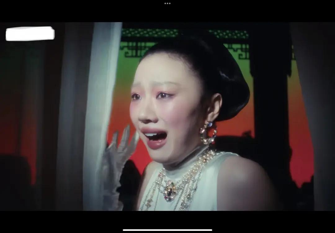 单依纯这MV拍得好诡异，导演在想啥呢？

这导演到底是以什么灵感，才拍出这样诡异