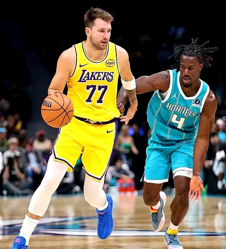 湖人赢是赢了，却像家长追娃喂饭——追着跑、哄着劝，最后一口差点噎住。

三分32