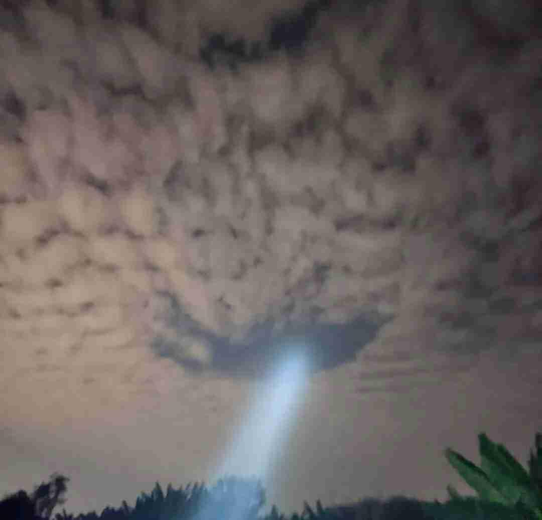我的今日状态：🏝️旅行度假
我这里的天气：🌧下雨
