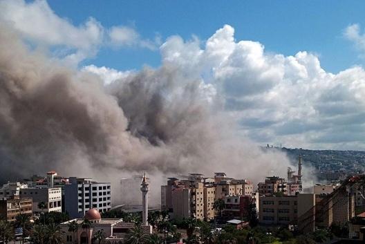 经过血与火的战斗，现在伊朗已经有底气了，可以管一管中东的事情了。
    伊朗议