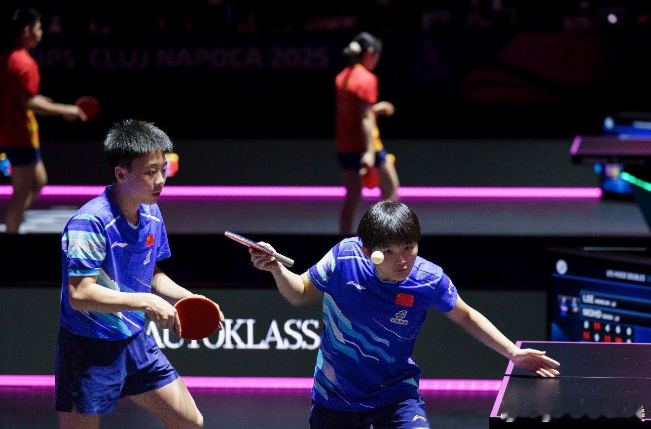 国乒两组合世青赛混双冲冠 2025年国际乒联世青赛U19和U15混双半决赛战罢李