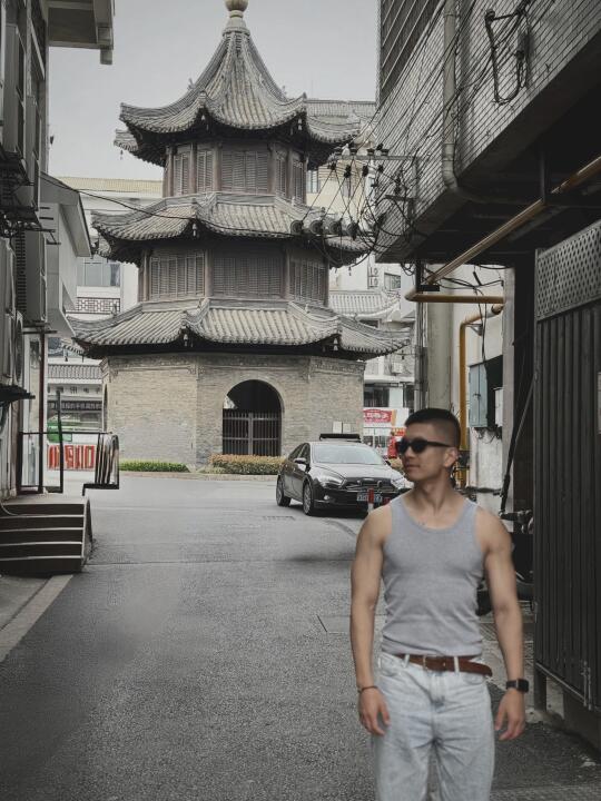 阴天三月下扬州